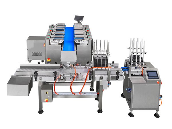 Combination weigher and tray denesting machine for frozen products